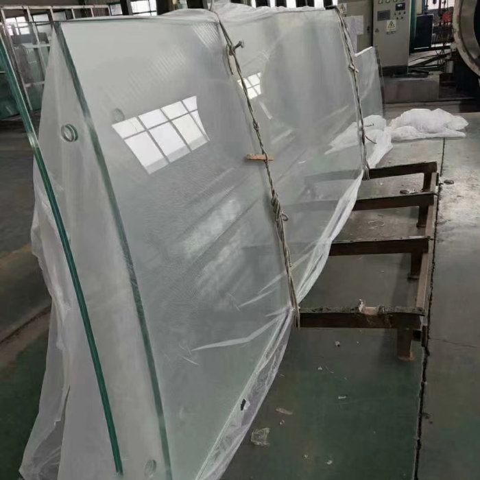平彎夾膠玻璃.jpg